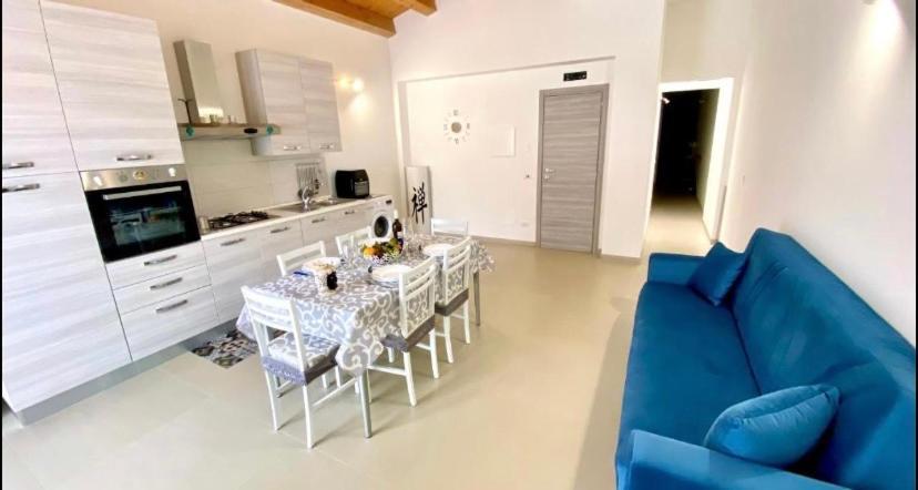 Casa Martina Apartment อาโวลา ภายนอก รูปภาพ